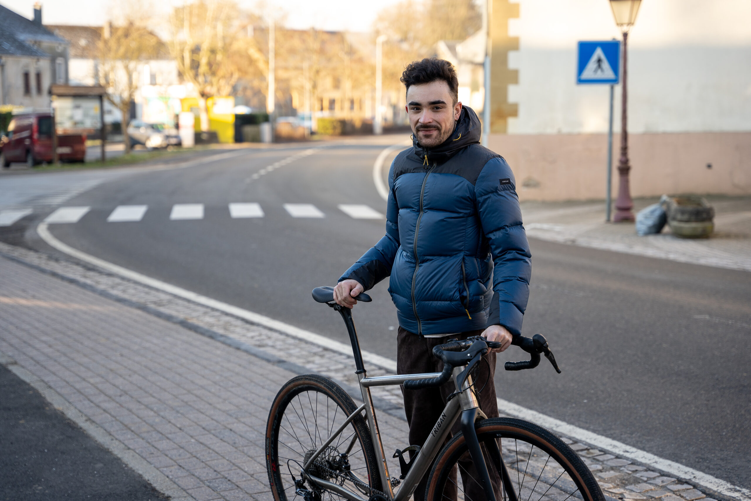 Lire la suite à propos de l’article En vélo Gravel, Johan, de Châtillon, va rouler 350 km pour le Télévie en moins de 24 h